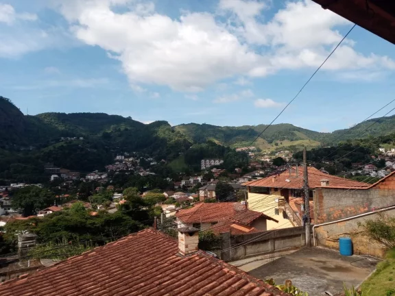 Imagem VENDO ESTA LINDA CASA NO CENTRO DO CÔNEGO. NOVA FRIBURGO RJ.