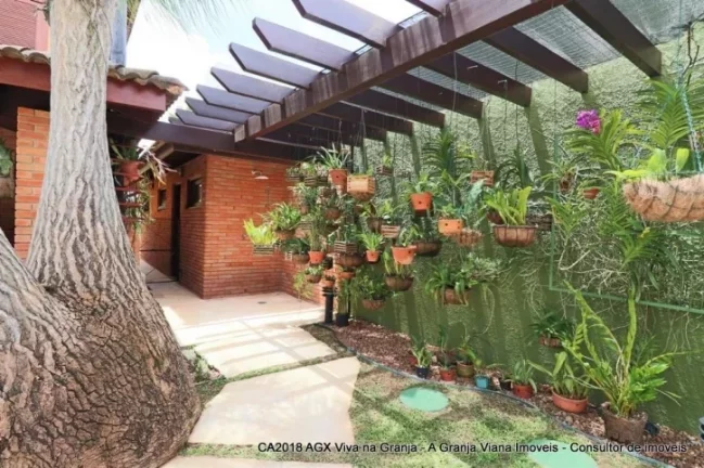 Imagem Casa com 3 dormitórios à venda, 640 m² por R$ 3.500.000,00 - Granja Viana - Carapicuíba/SP