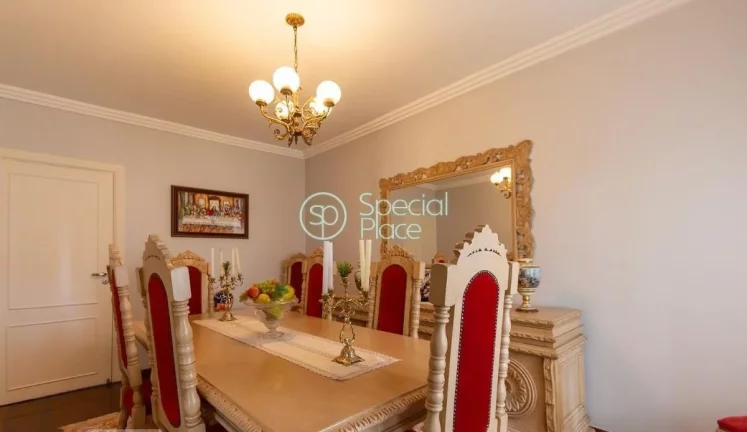 Imagem Espaçoso apartamento à venda com 4 quartos, sendo 4 suítes, e 6 banheiros no total, 2 quartos de ...