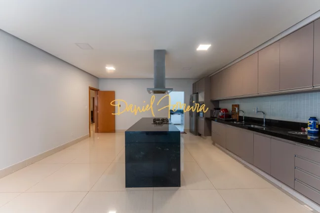 Imagem Casa com 3 suítes + escritório e 2 vagas