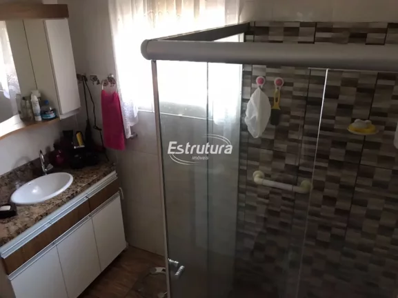 Imagem Sobrado com localização central e pátio amplo