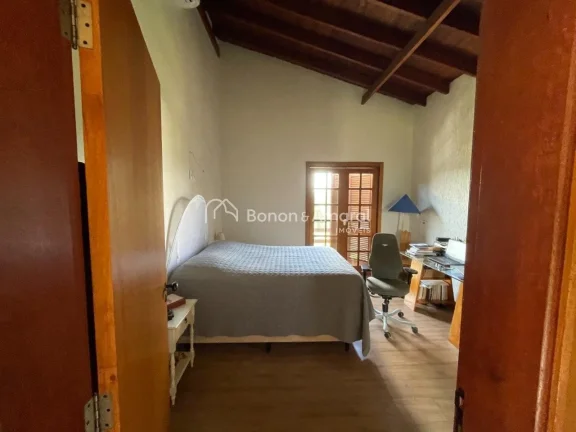 Imagem Encantador sobrado em terreno de 2.000m², ideal para quem busca tranquilidade, espaço e o contato ...