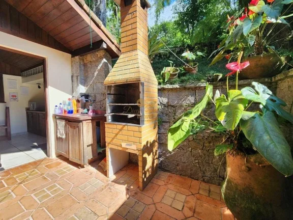 Imagem Casa em Condomínio para Venda em Teresópolis / RJ no bairro Granja Guarani