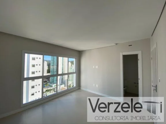 Imagem Apartamento 4 ou + dormitórios para Venda em Balneário Camboriú / SC no bairro Pioneiros