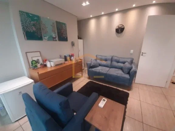 Imagem Sala comercial de 34 m² á veenda.
Possui ar-condicionado instalado, banheiro e mobília inclusa. S...