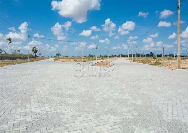 Imagem VENDO LOTE no melhor loteamento fechado da Pacatuba. O lugar ideal para você e sua família realiza...