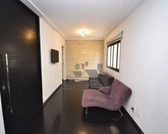 Imagem Lindo apartamento totalmente reformado, com living para 2 ambientes, 3 suítes repletas de armários...