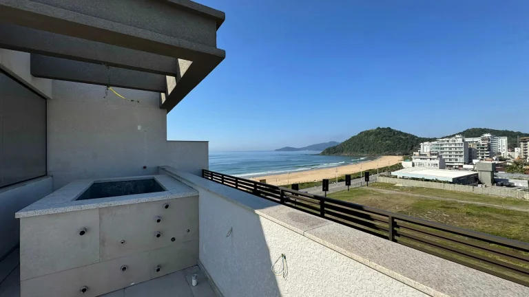 Imagem Cobertura triplex com 4 suítes e 4 vagas de garagem na Praia Brava, Itajaí/SC