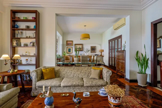 Imagem Apartamento à venda em Copacabana, 197m2, 4 quartos, 1 suíte, 1vaga.
