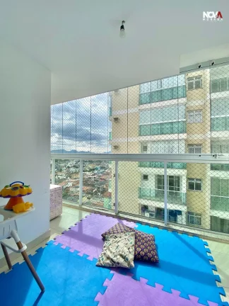 Imagem Com 65m² bem distribuídos, esse apê no andar alto é puro charme e funcionalidade. São 2 quartos...
