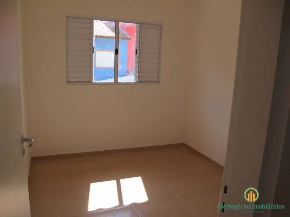 Imagem Linda casa térrea 3 dormitórios sendo 1 suíte com pisos quintal e 2 vgs