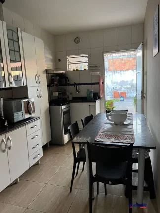 Imagem VENDO CASA DE 2/4 SENDO UMA SUITE