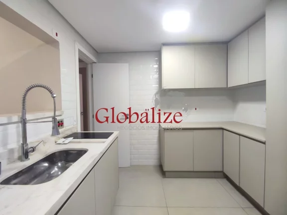 Imagem Apartamento 02 dormitórios 01 suíte vaga de garagem frente mar no Gonzaga em Santos R$ 680.000,00