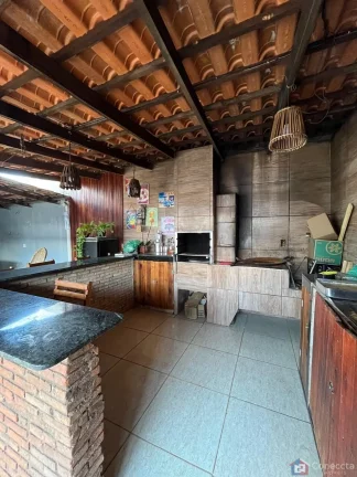 Imagem Casa à Venda no Alto Limoeiro em Patos de Minas-MG com 3 Quartos e 308m² Imóvel com Suíte, Arquitetura Moderna e Localização Privilegiada