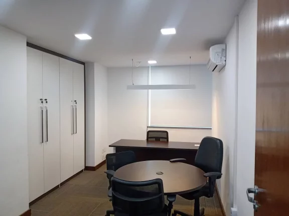 Imagem À VENDA E LOCAÇÃO - EXCELENTE ANDAR COMERCIAL NO CENTRO RJ