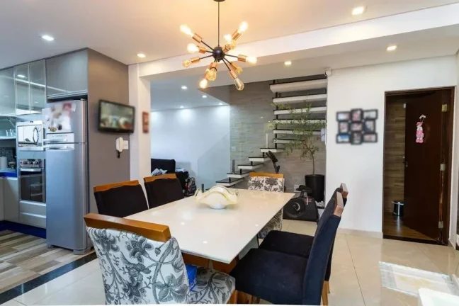 Imagem Casa com Ótima Localização 144 m² 2 Dormitorios e 4 Vagas de Garagens