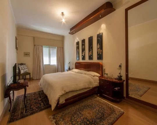 Imagem Higienópolis apartamento à venda em Prédio Vintage com 4 suítes e 2 vagas, 530m²