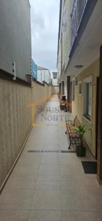 Imagem Casa em condomínio fechado, 2 suítes, banheiro social, móveis planejados na cozinha, dormitórios...