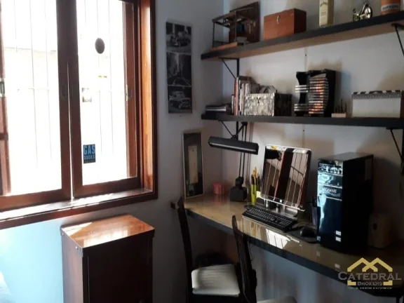Imagem Casa à Venda com 241m² por R$ 990.000,00 - Vila Vianelo - Jundiaí/SP