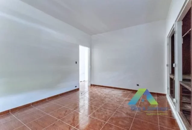Imagem Sobrado a venda com 03 quartos 03 vagas - Proximo ao metro