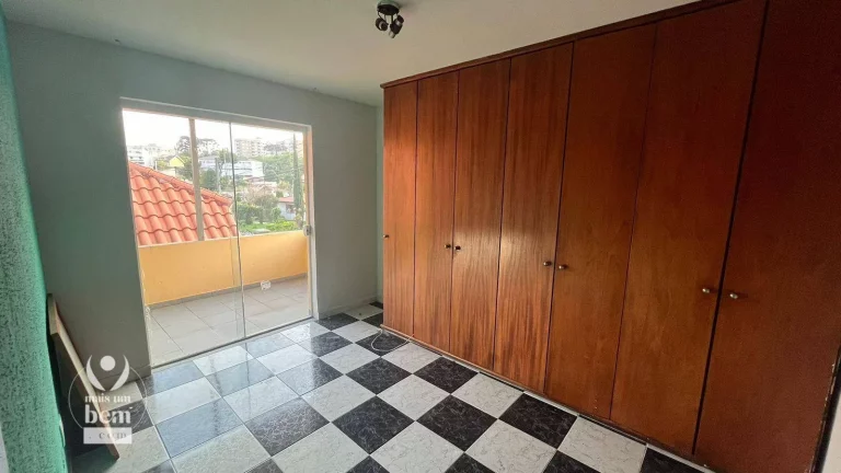 Imagem Incrível sobrado de 165 m² com 4 quartos, sacada, churrasqueira, 2 vagas de garagem à venda por R$ 800.000 - Atuba - Curitiba/PR