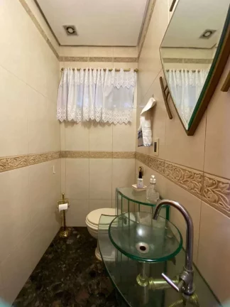 Imagem Casa à Venda em Jurerê, 08 Dormitórios, 06 Vagas Garagem, 330m2 - Florianópolis/SC