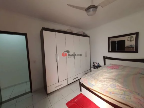 Imagem Casa à venda com 3 Quartos, 3 Suites, 3 Vagas, 751M², Utinga, Santo André - SP