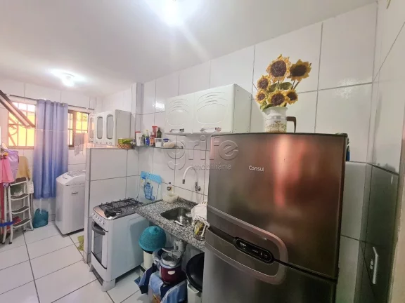 Imagem Localizado no bairro Henrique Jorge, ficando a apenas 800 metros da Pracinha do Henrique Jorge. Com ...