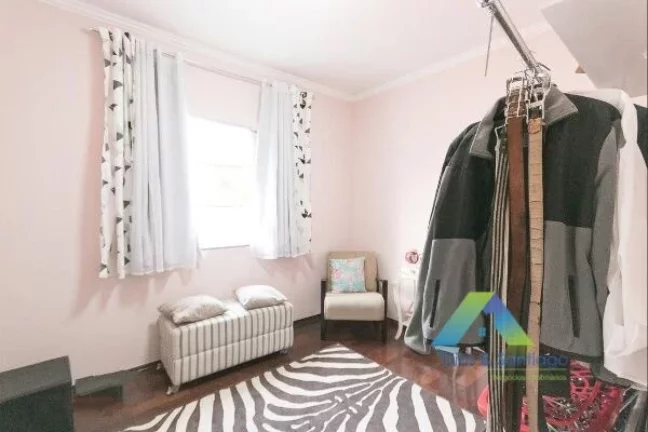 Imagem Casa à venda com 205m², 3 quartos e 2 vagas