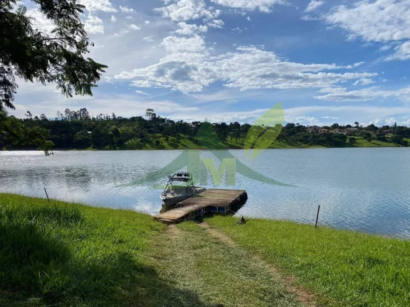 Imagem Casa de Alto Padrão à Venda em Condomínio Fechado em Piracaia, SP