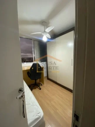 Imagem Apartamento, 62m², dispõe de 2 dormitórios, 1 banheiro, sala para dois ambientes, armários na co...