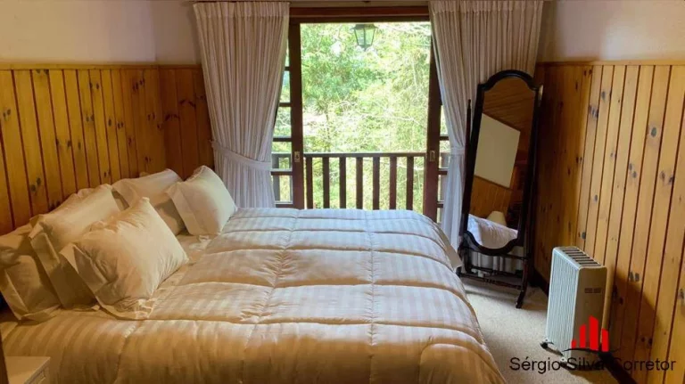Imagem Casa com 5 dormitórios à Venda em Condomínio Fechado por R$ 6.500,00 m².