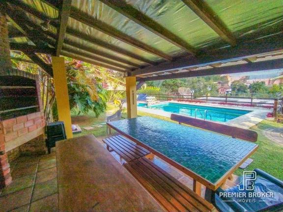 Imagem Casa com 4 dormitórios à venda, 330 m² por R$ 950.000,00 - Albuquerque - Teresópolis/RJ