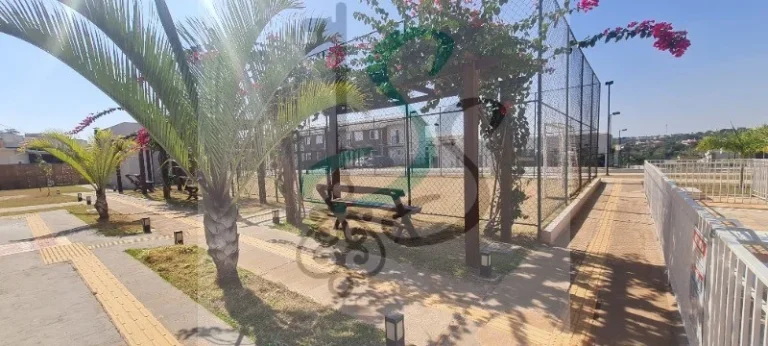 Imagem Oportunidade única: Casa térrea em condomínio no Balneário Tropical em Paulínia-SP, 2 quartos, 1 sala, 1 banheiro, 2 vagas de garagem, 78,40 m² de área. Venha viver com conforto e segurança!