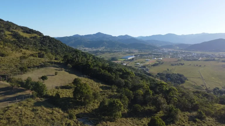 Imagem Terreno de 6.849,71 m² com Vista para Lagoa e Praias - Garopaba e Paulo Lopes-SC