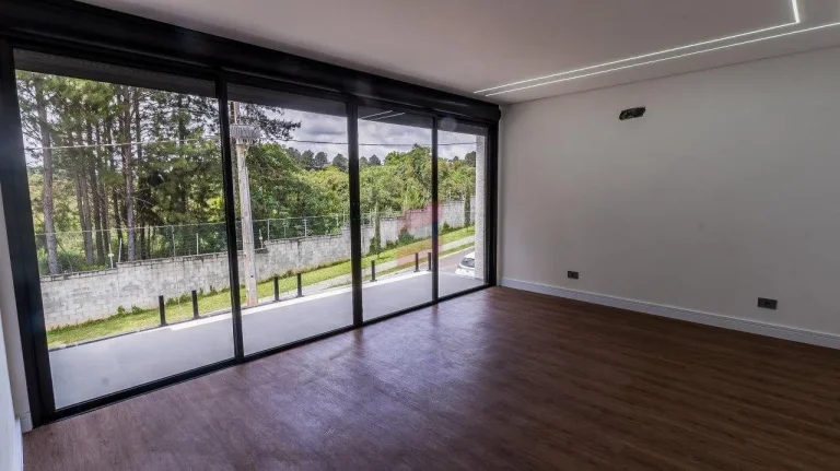 Imagem CASA com 4 dormitórios à venda com 190m² por R$ 1.199.000,00 no bairro Santa Cândida - CURITIBA / PR