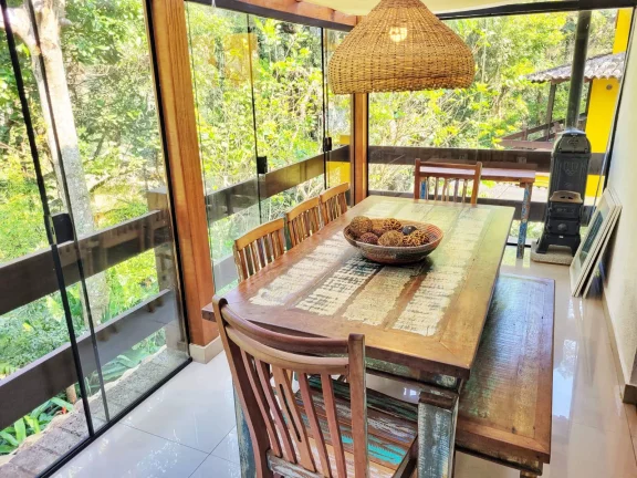 Imagem Casa em condomínio em meio a muita mata Granja Viana