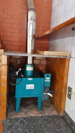 Imagem CASA COM 3 QUARTOS, SUITE, LOJA, SAUNA. NOVA FRIBURGO.