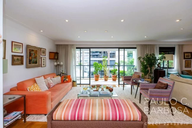 Imagem Vila Nova Conceição Venda - 3 suítes - 3 vagas - 161m²