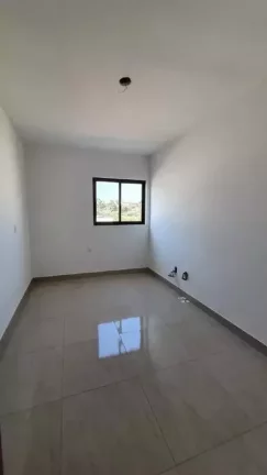Imagem Casa duplex à venda, 3 quartos, 1 suíte, 2 vagas, Novo Centro - Santa Luzia/MG