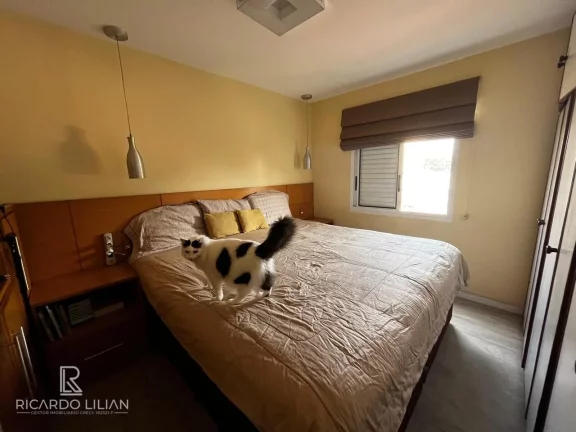 Imagem Apartamento com 2 dormitórios sendo uma suíte, 70m² de area util e uma vaga de garagem coberta.