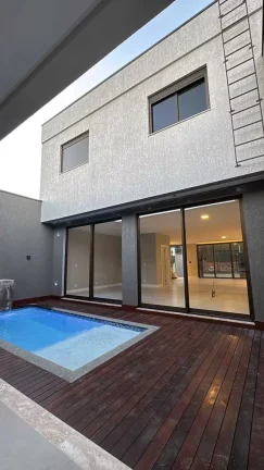 Imagem Sobrado com 3 suítes sendo 1 master e 2 vagas - Barra em Balneário Camboriú/SC