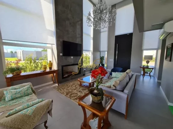 Imagem Sobrado finamente mobiliado e decorado beira de lago