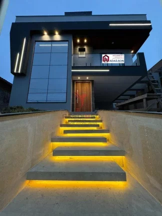 Imagem Casa à venda com 3 quartos sendo 3 suítes no Estreito/ Florianópolis, SC - Brasil
