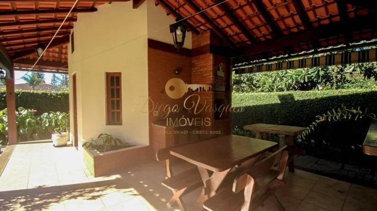 Imagem Casa em Condomínio para Venda em Teresópolis / RJ no bairro Comary