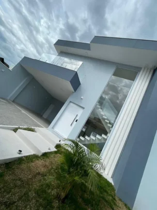 Imagem Casa Sobrado, 3 dormitórios ( 3 suítes), 4 vagas, Vila Branca, Jacareí.