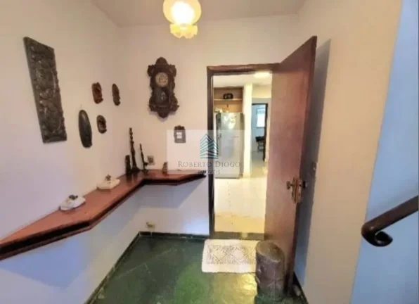 Imagem Casa de Luxo à Venda em Maria Paula, Niterói-RJ: 4 Quartos, 1 Suíte, 2 Salas, 3 Banheiros, 3 Vagas de Garagem