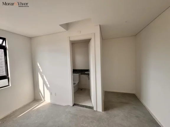 Imagem Cobertura Duplex para Venda em Curitiba, Cristo Rei, 3 dormitórios, 1 suíte, 2 banheiros, 2 vagas
