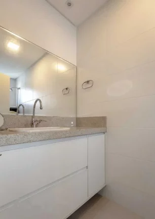 Imagem Apartamento mobiliado com 3 suítes e 3 vagas no centro de Balneário Camboriú