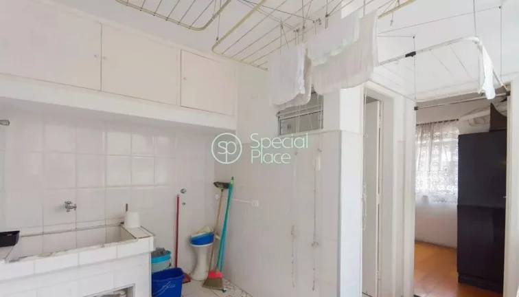 Imagem Apartamento com 140m², 3 dormitórios, ampla sala e 1 vaga. O imóvel possui armário embutido, ár...